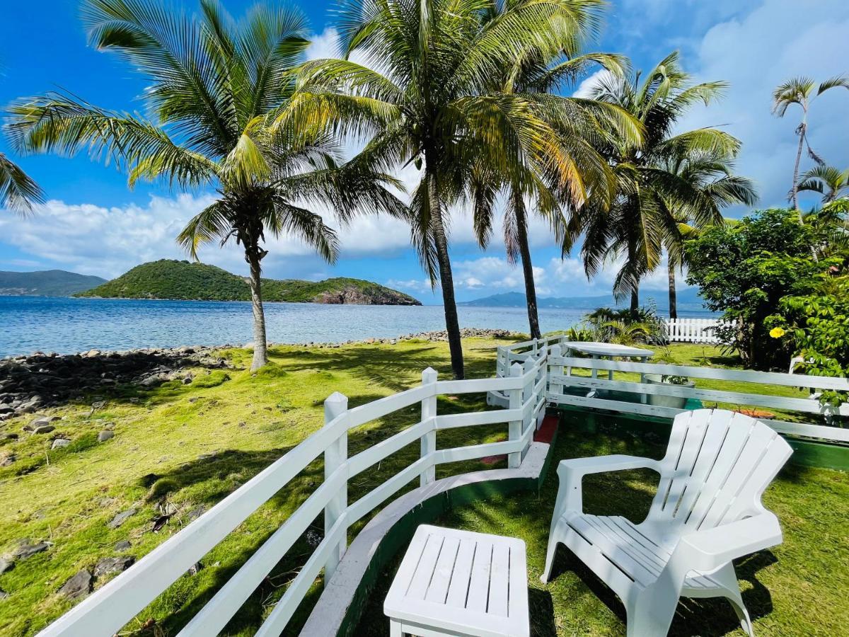 Blue Lagoon, Cottage Les Pieds Dans L Eau Тер-де-О Экстерьер фото